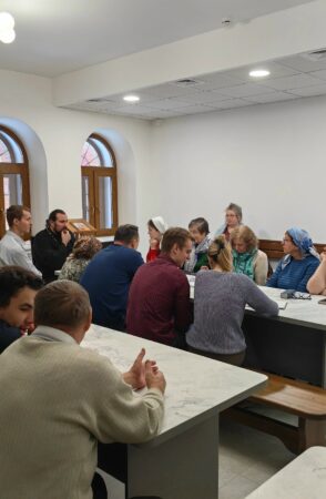 Приглашаем в Воскресную школу для взрослых